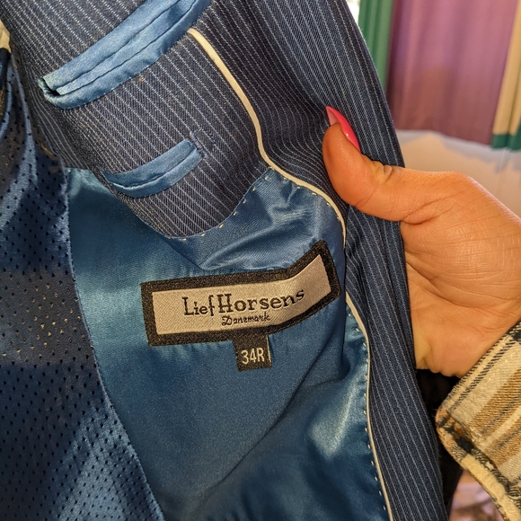 Leif Horsens Suit - Picture 2 of 4